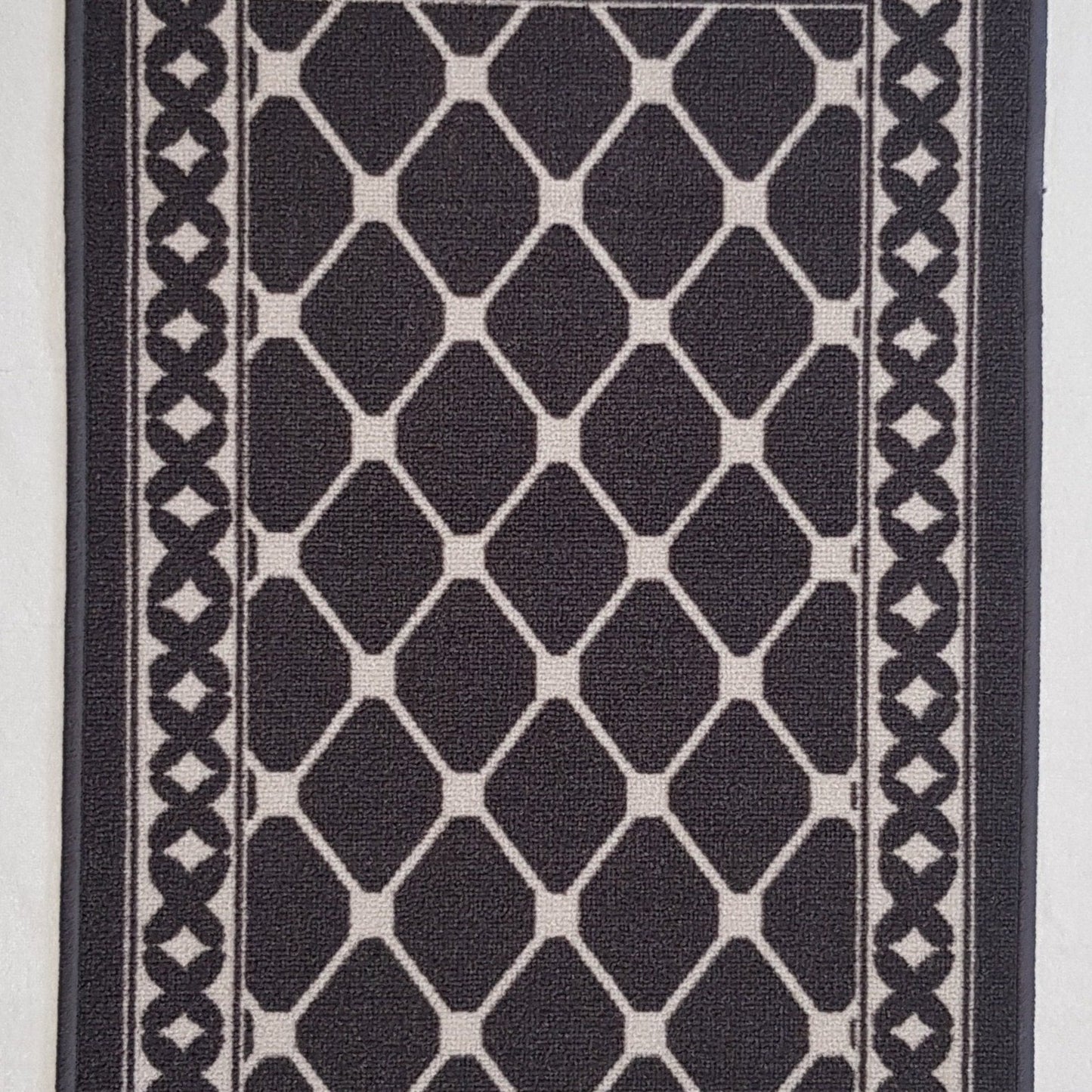 DM40 Ozzie Hall Runner Grey