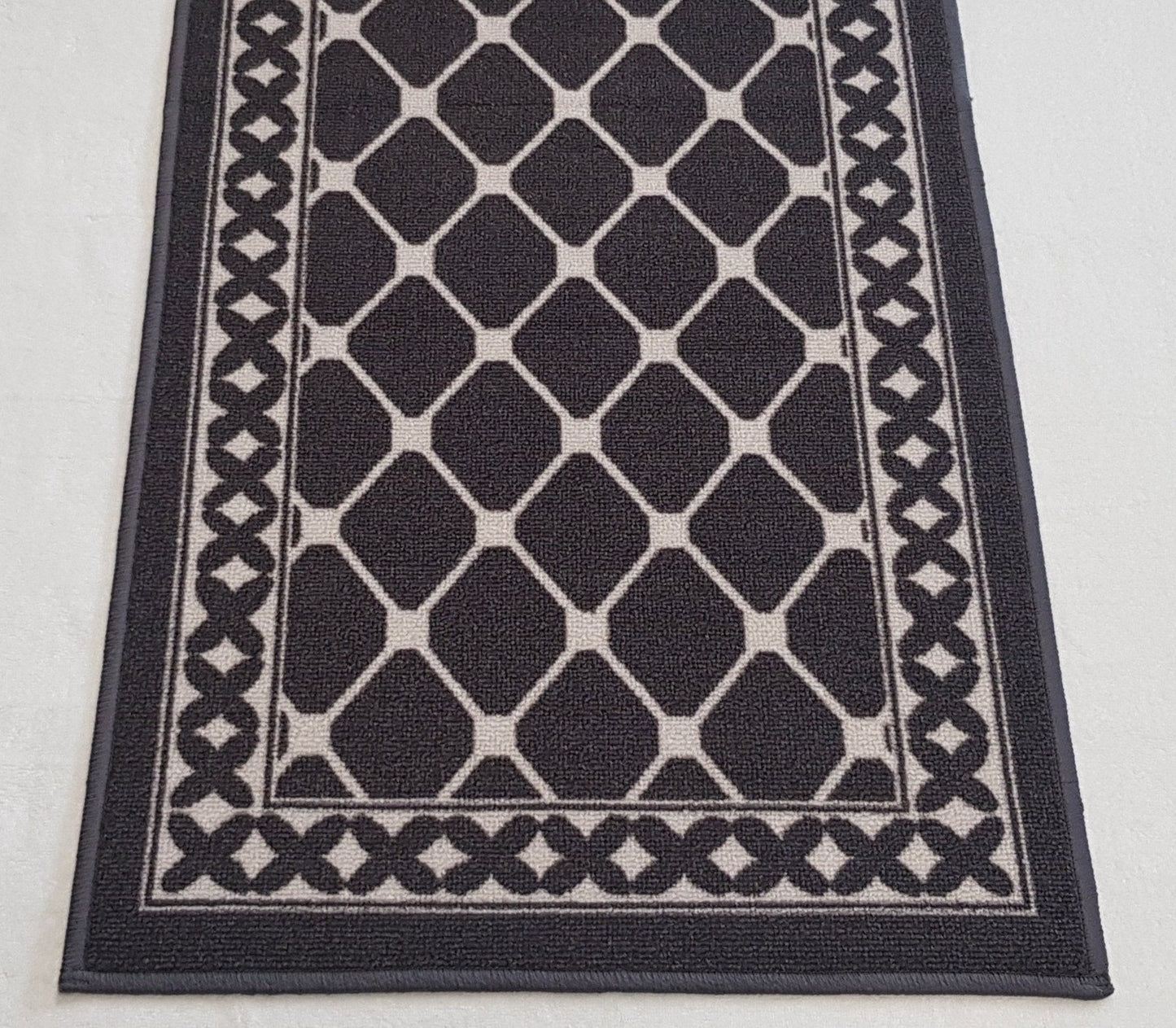 DM40 Ozzie Hall Runner Grey