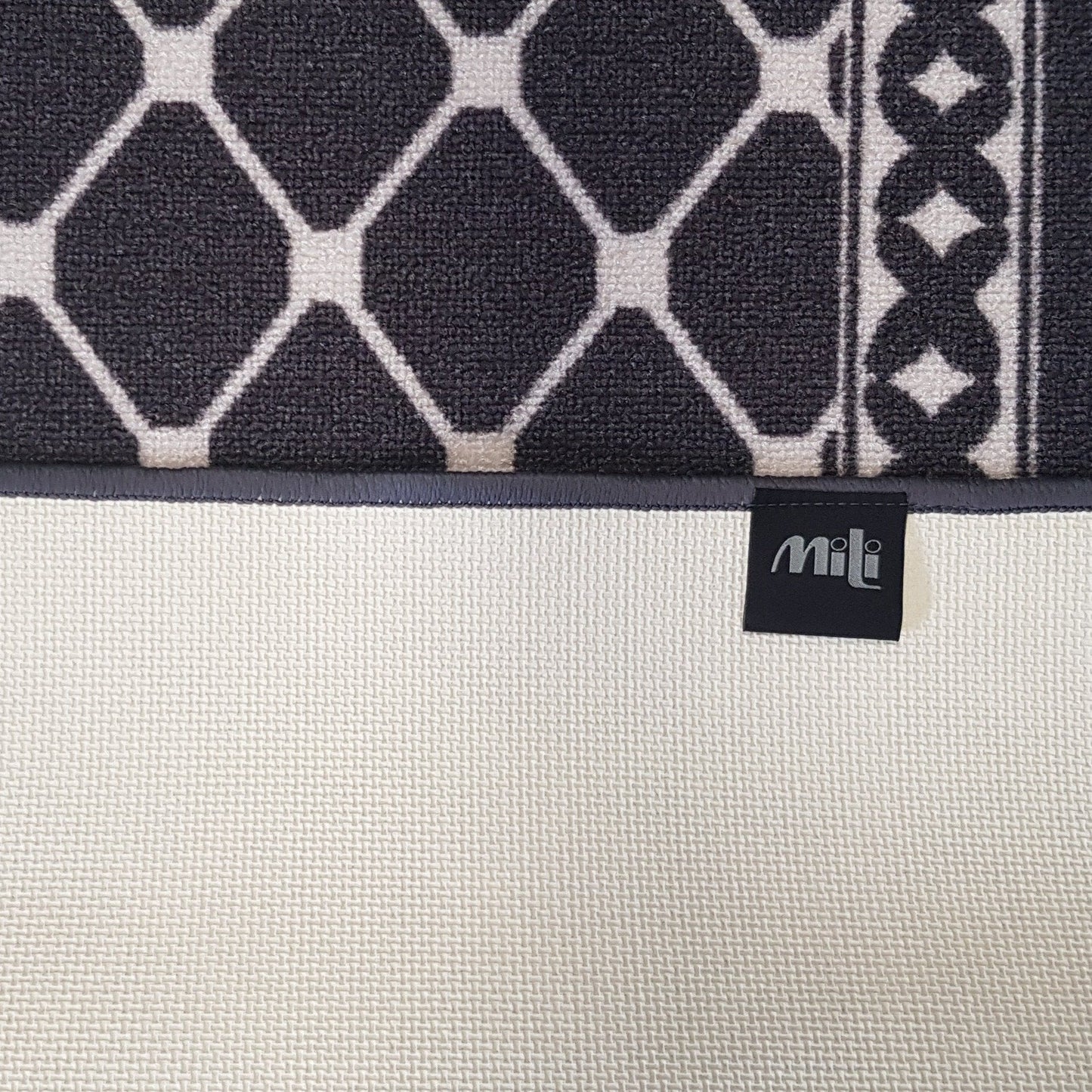 DM40 Ozzie Hall Runner Grey