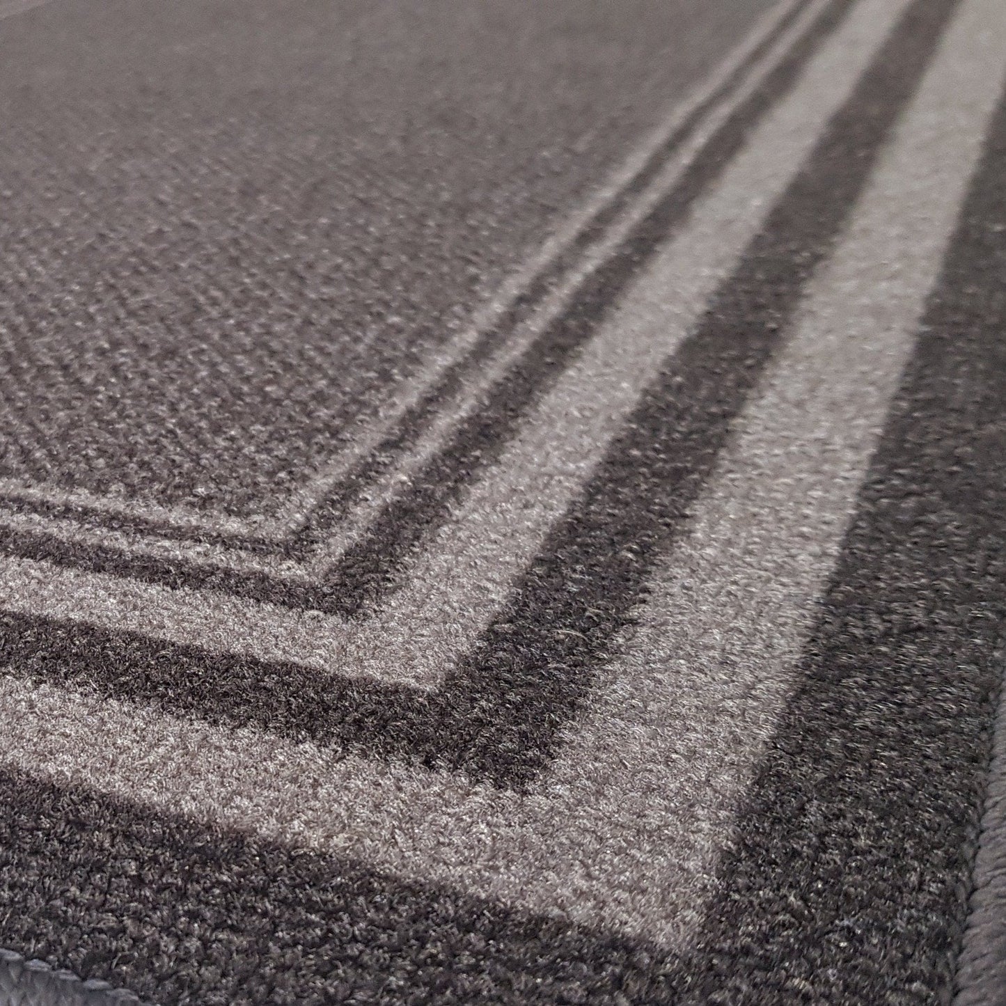 DM60 Ozzie Hall Runner Grey