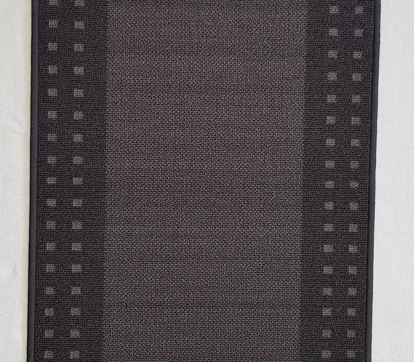 DM70 Ozzie Hall Runner Grey